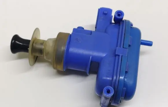 Audi 80 90 S2 B4 Central locking vacuum pump 893862153C
