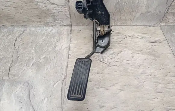 Toyota Corolla E120 E130 Accelerator throttle pedal