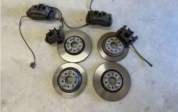 Mercedes-Benz Vito Viano W447 Brake discs and calipers set ZACISKITARCZE W447VKLASAAMG ZACISKITARCZEW447