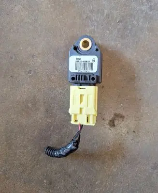 Toyota Yaris Airbag deployment crash/impact sensor 898310D010 0536335472