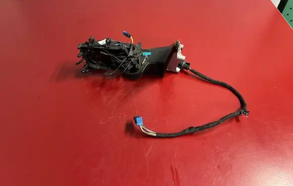 Front door electric wing mirror