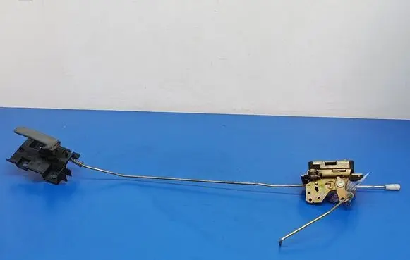 Skoda Felicia II Front door lock 6U0837013