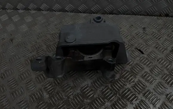 Volvo XC40 Engine mount bracket A260362B