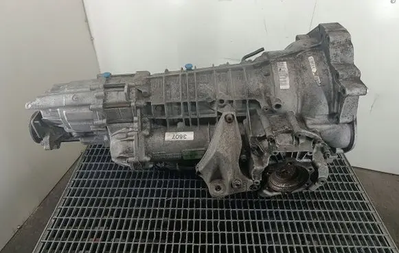 Audi A8 S8 D2 4D Manual 5 speed gearbox DEQ5HP19