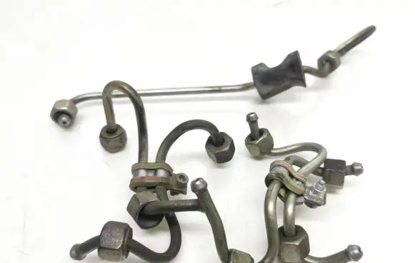 BMW 5 E60 E61 Fuel injector supply line/pipe 