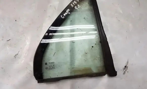Opel Omega B1 Rear vent window glass 