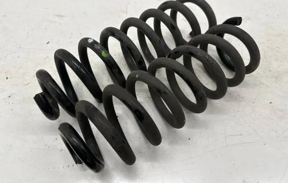Mercedes-Benz C W205 Rear coil spring