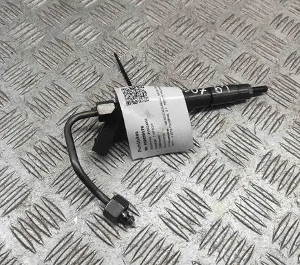 Mercedes-Benz ML W166 Fuel injector A6420701187