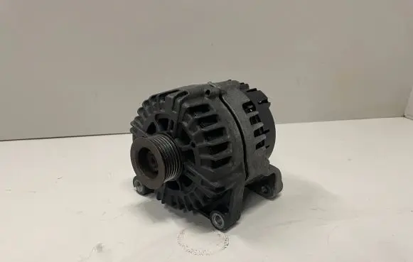 BMW 5 F10 F11 Generator/alternator 8570672