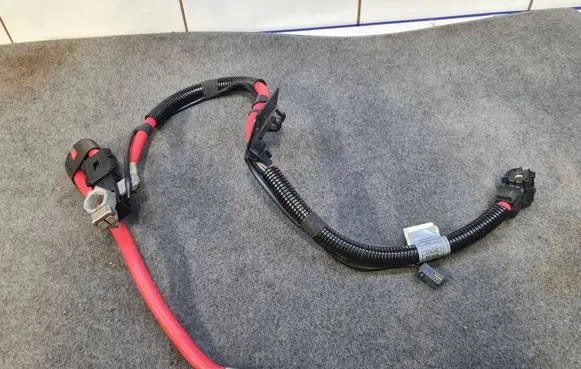 Positive cable (battery)