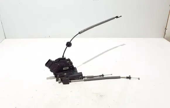 Volvo XC60 Front door lock 30799308