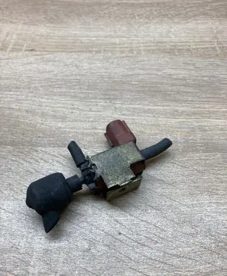 Toyota Corolla Verso E121 Vacuum valve 2586064140 1846003600