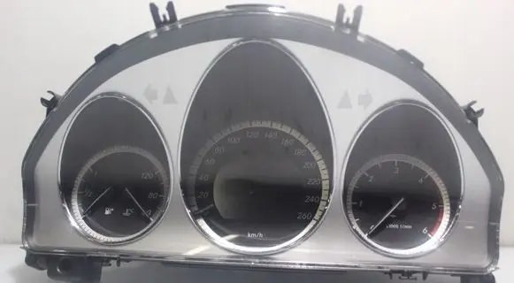 Mercedes-Benz C W204 Clock 2049003802