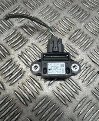 Mitsubishi Shogun ESP acceleration yaw rate sensor MN116715 6907001 EWTS53AA