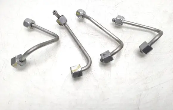 Opel Mokka X Fuel injector supply line/pipe 