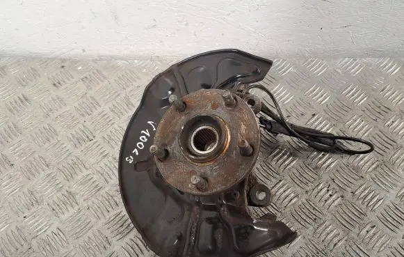 Toyota Corolla Verso AR10 Front wheel hub 432110F010 4350205040