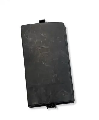 Volkswagen Jetta VII Fuse box cover 5Q0937132B