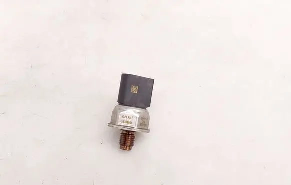 Mercedes-Benz C W205 Fuel pressure sensor 28389851 1627825243