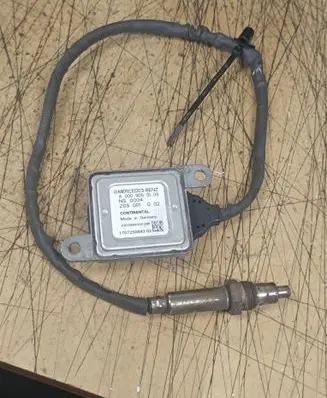 Mercedes-Benz V Class W447 Lambda probe sensor A0009050108