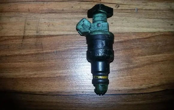 BMW 5 E34 Fuel injector 0280150415