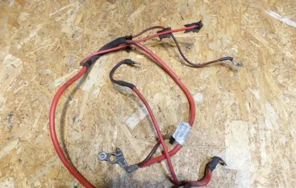 Opel Vectra C Positive cable (battery) 55556663