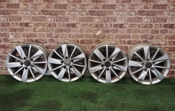 Volkswagen Golf VII R15 alloy rim 5G0601025H
