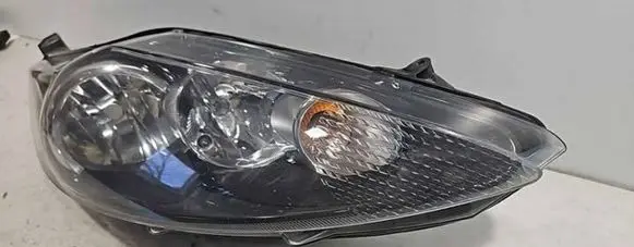 Ford Fiesta Headlight/headlamp 8A6113W029AH 24704502