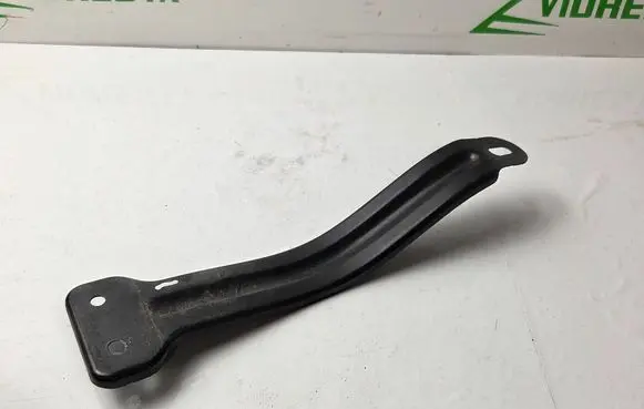 Fender mounting bracket