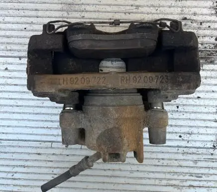 Volvo V70 Front brake caliper 9209722 9209723