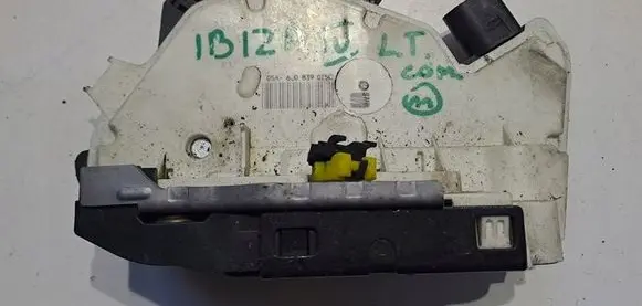 Seat Ibiza IV (6J,6P) Rear door lock 6J0839015C