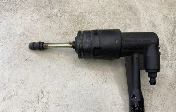 Audi A4 S4 B6 8E 8H Clutch master cylinder 8E0721257E
