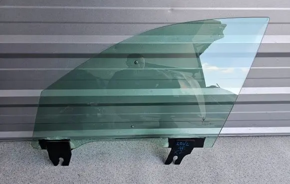 Maserati Levante Sliding door window/glass 