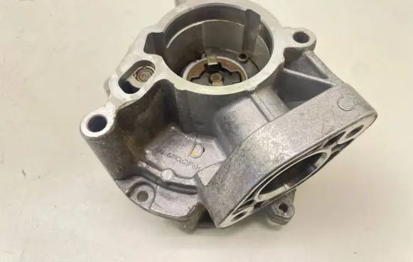 Skoda Kodiaq Vacuum pump 06N145100G