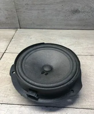 Mercedes-Benz E W212 Front door speaker A0110701