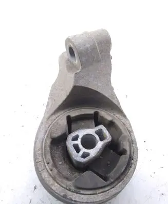 Opel Antara Engine mount bracket