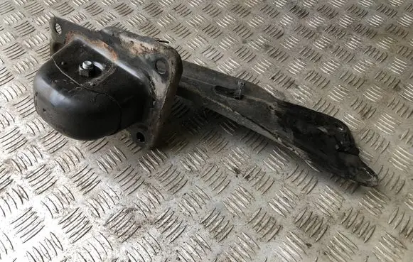 Volkswagen PASSAT B8 Rear upper control arm/wishbone 5Q0505225C
