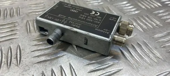 Audi A8 S8 D2 4D Antenna control unit 4B5035585 0145108MHZ 4001000MMZ