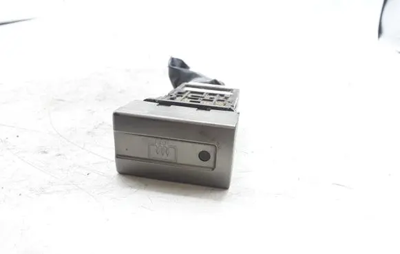Nissan X-Trail T30 Windscreen/window heater switch NILES06016