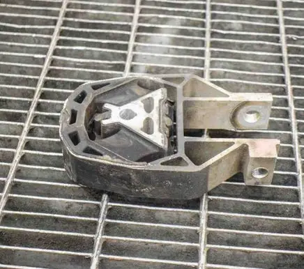 Ford Kuga II Gearbox mount AV616P082AC