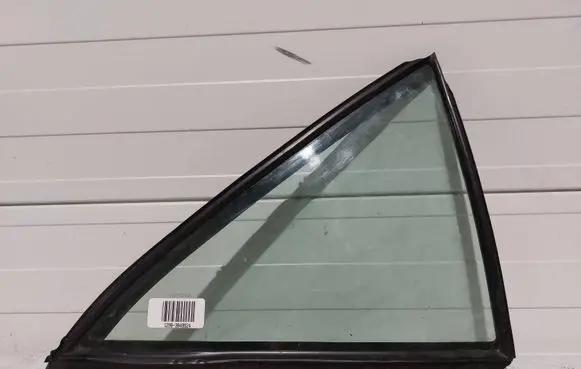 Toyota Camry Rear vent window glass 6818806021
