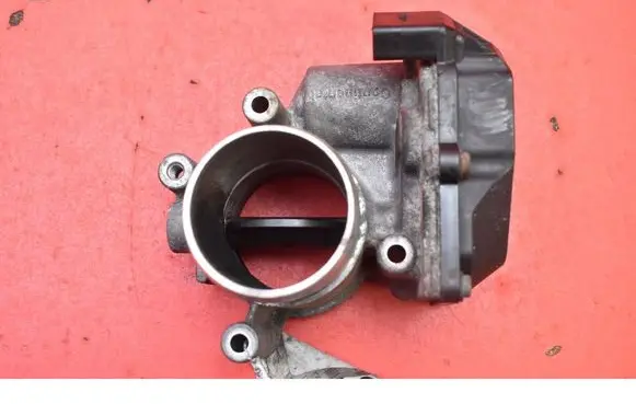Volkswagen PASSAT CC Throttle body valve 03L128063T