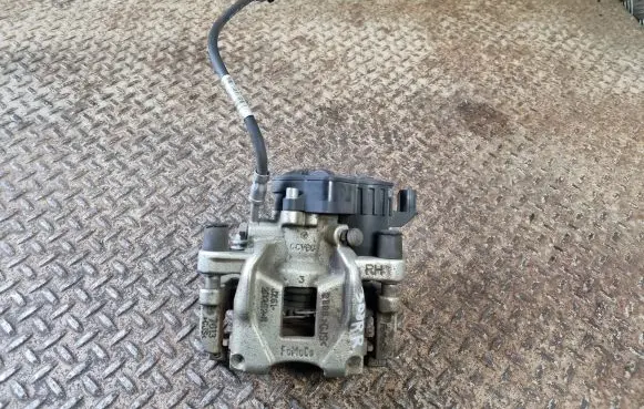 Ford Escape IV Rear brake caliper JX6120252B LX612D250BNC