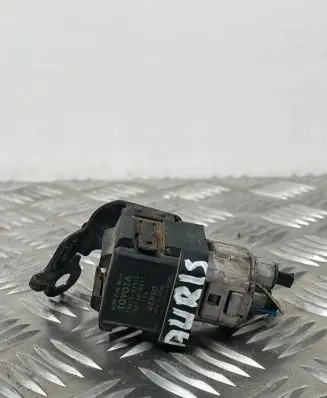 Toyota Auris 150 Glow plug pre-heat relay 2861067010