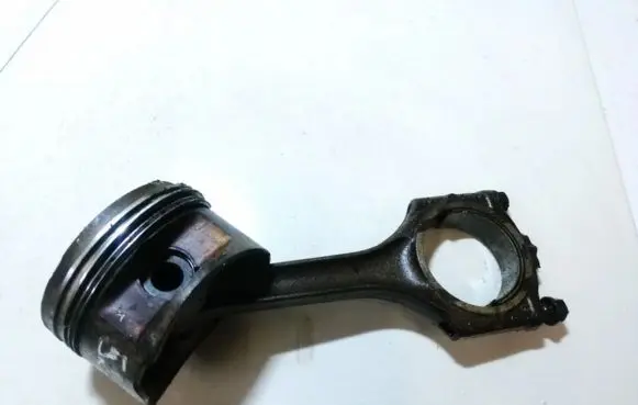 Audi A8 S8 D2 4D Piston with connecting rod