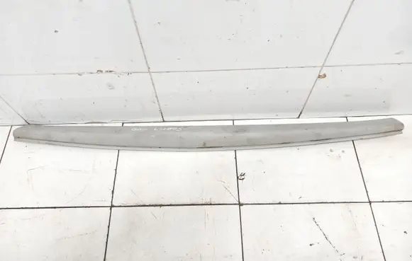 Volkswagen Transporter - Caravelle T4 Other trunk/boot trim element 705867625E
