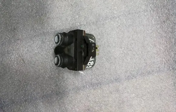 Mercedes-Benz E W210 Coolant heater control valve 0018307784 1147412114