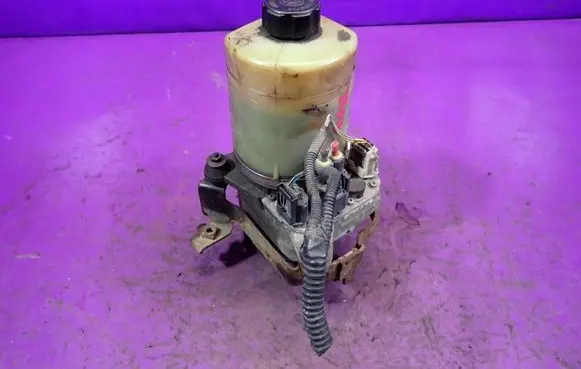 Ford Focus C-MAX Power steering pump