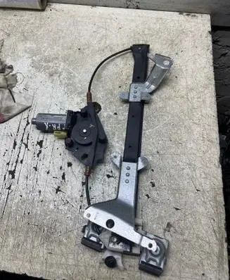 Ford Fusion Front door window regulator motor 0130821938