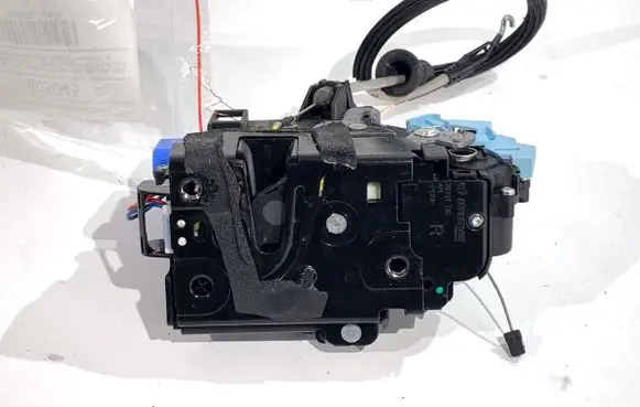 Volkswagen Phaeton Front door lock 3D1837016AC