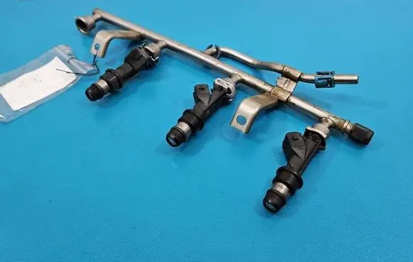 Opel Astra H Fuel injector 25343299 IMPRK1575585